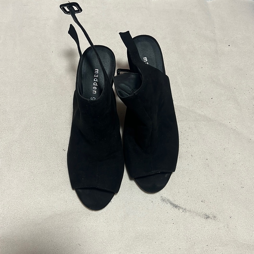 Madden girl shoes size 7.5W